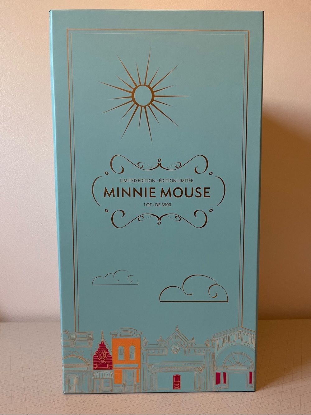 Disney Limited Edition Minnie Mouse: The Main Attraction Figure